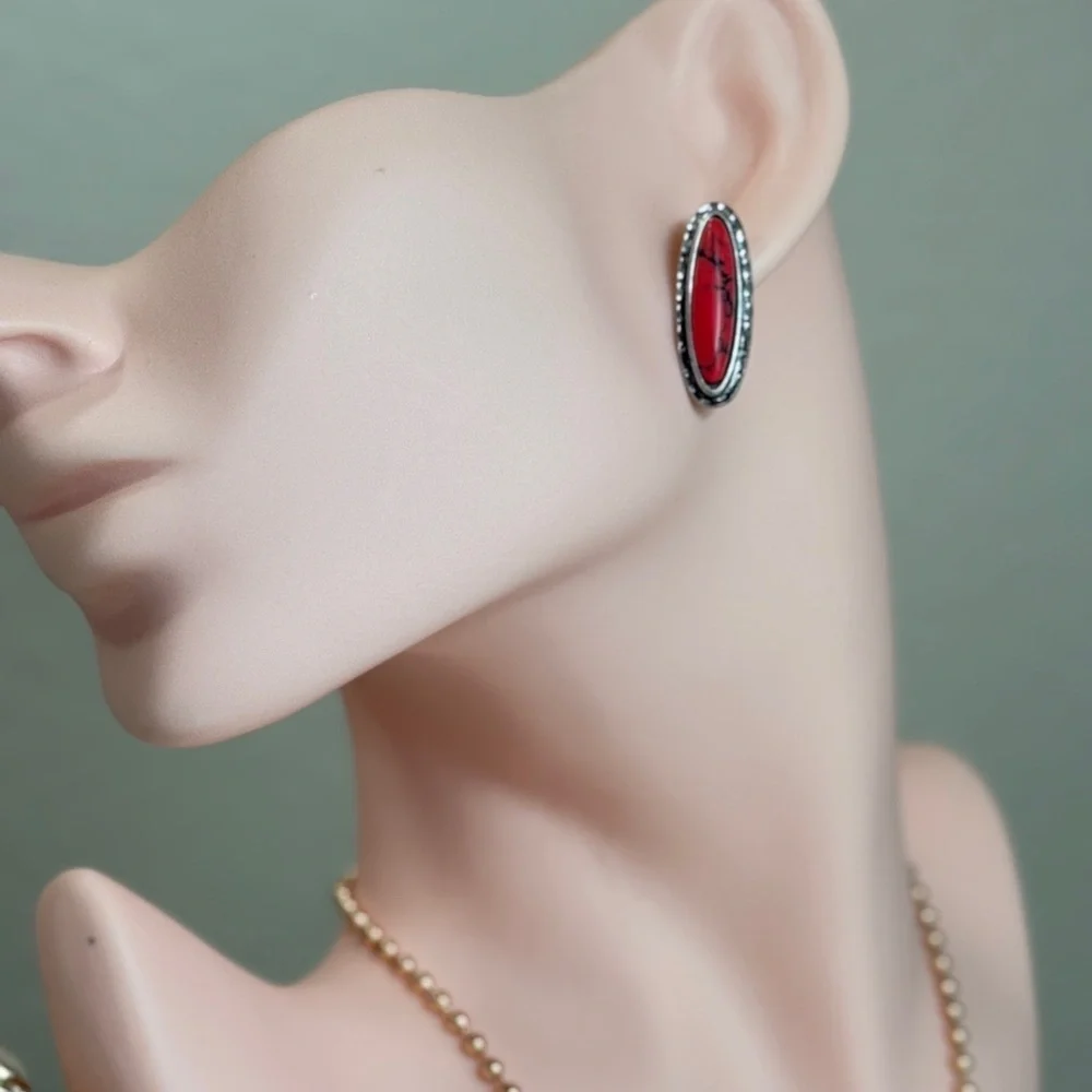 ⚜️ Western Silver and Red Stones Earrings - Picture 7 of 7